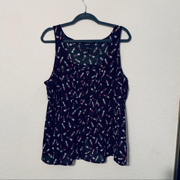Torrid Lipstick Print Sleeveless top sz 0 - Picture 3 of 7